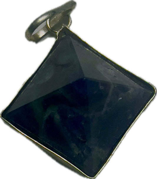 Piramide Amatista 1004